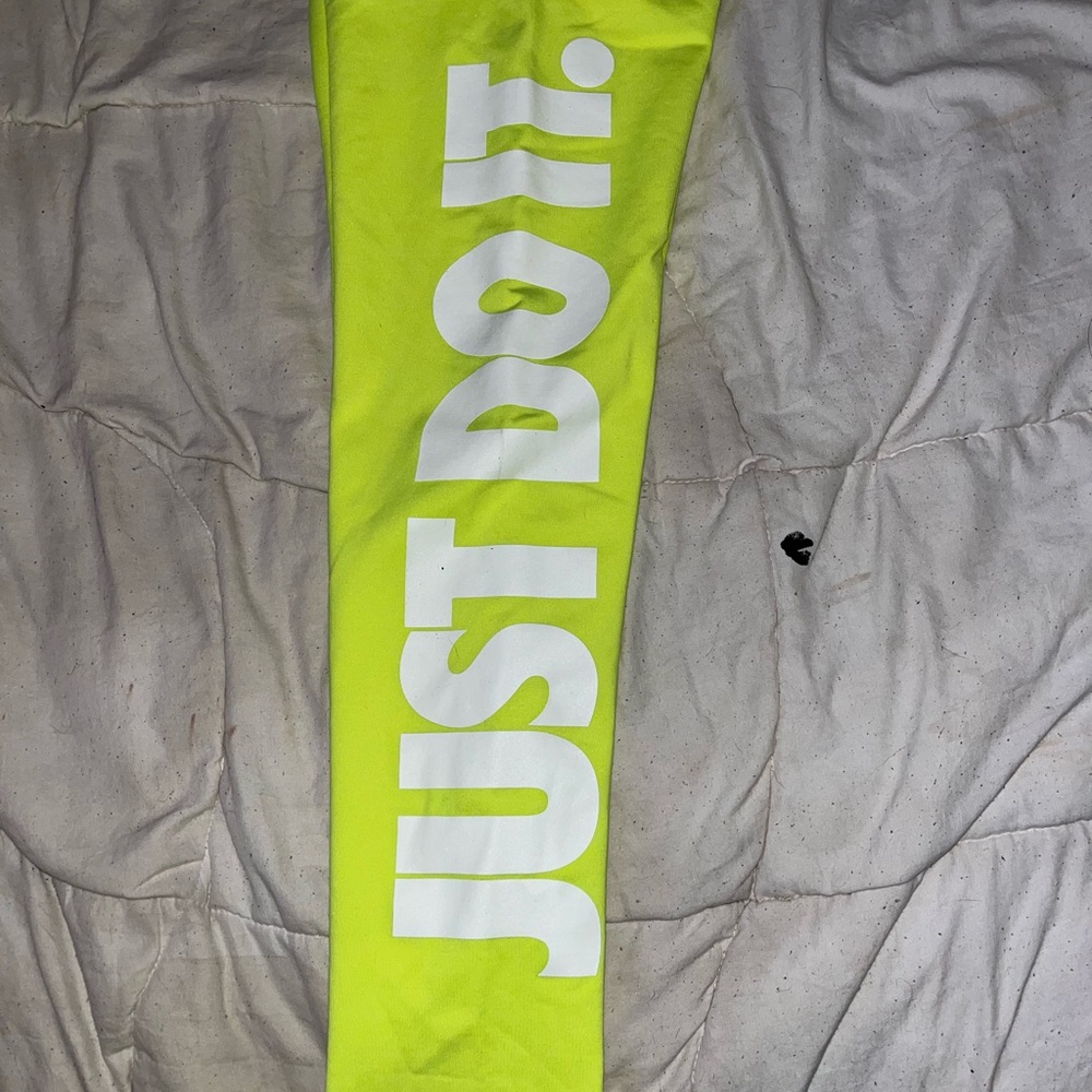 neon yellow nike leggings